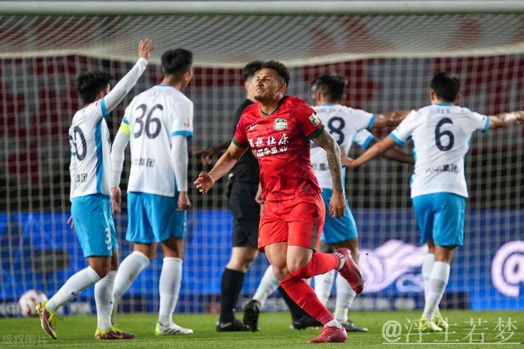 青岛西海岸补时绝杀,3-2逆转河南队! 青岛西海岸补时绝杀,3-2逆转河南队!