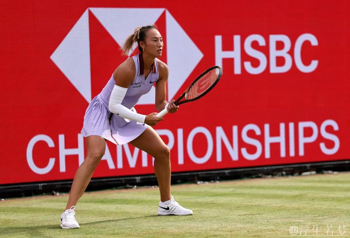 郑钦文草地赛季首战告捷 挺进女王杯单打八强