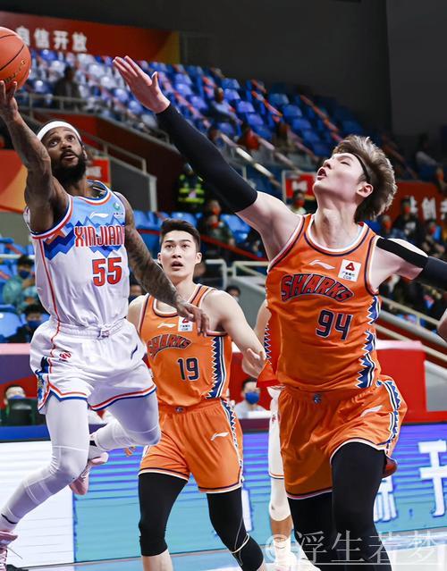 3月29日常规赛:上海对阵新疆 阿不都沙拉木精彩瞬间 3月29日常规赛:上海对阵新疆 阿不都沙拉木精彩瞬间