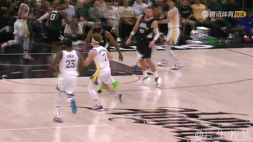 库里妙传助攻 波杰姆斯基双手灌篮 库里妙传助攻 波杰姆斯基双手灌篮
