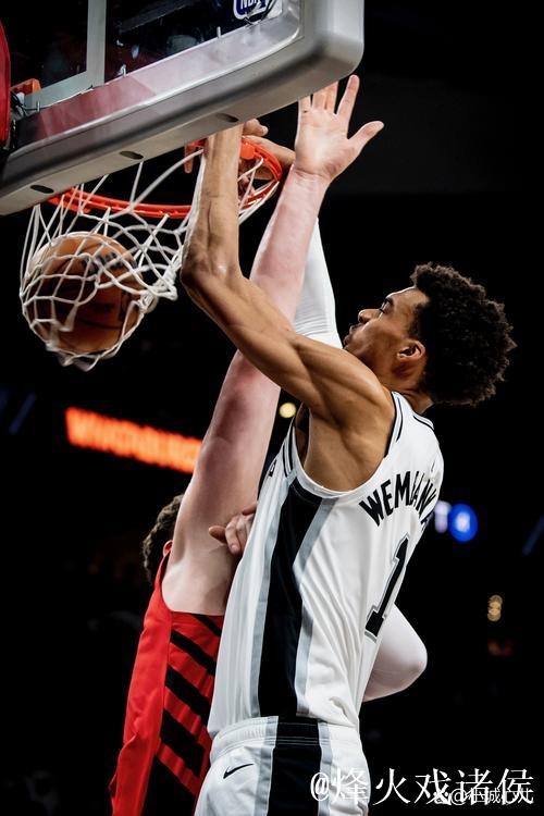 文班亚马33+10乔治30分 马刺力克爵士豪取3连胜